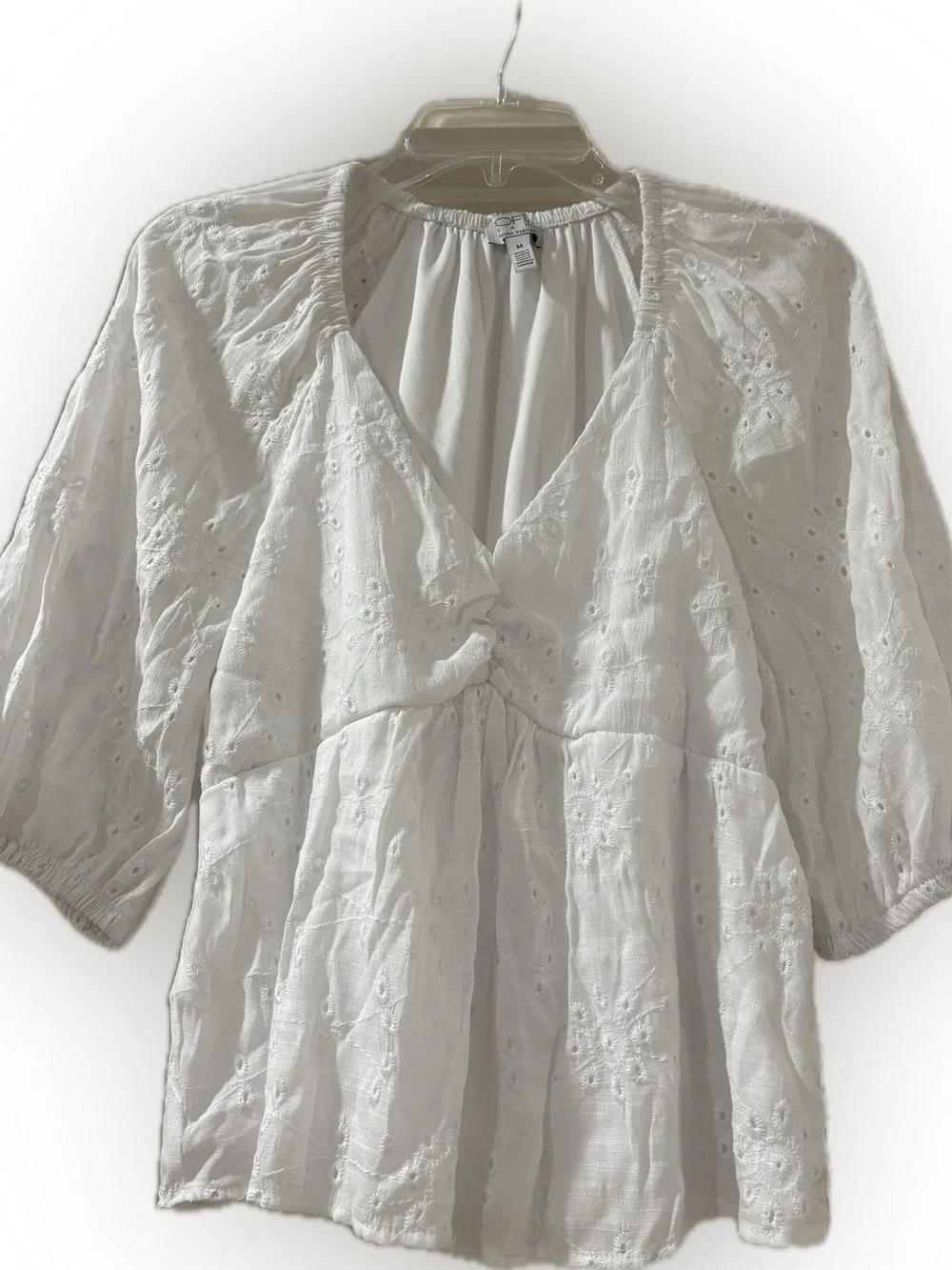 Sofia Jeans by Sofia Vergara Reese Top White Eyelet Size M NWT - Picture 1 of 4